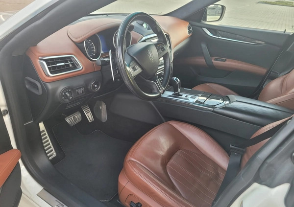 Maserati Ghibli cena 147000 przebieg: 72000, rok produkcji 2014 z Czarna Woda małe 137